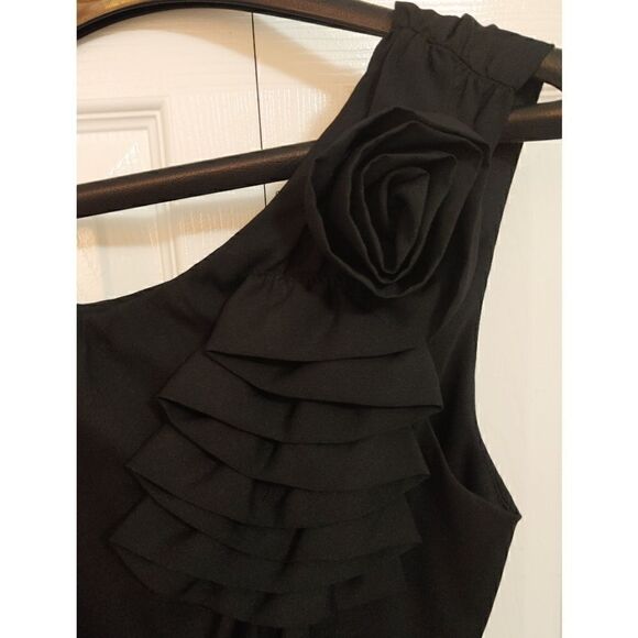 Women's Cold Shoulder Crop Top in Black with Rose Applique EUC No Tags Size S - Picture 2 of 7